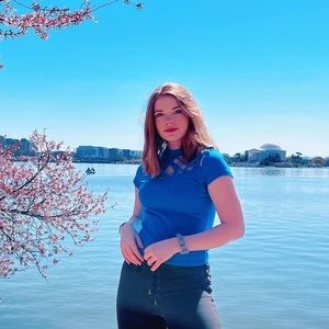 Meet your Posher, Cayla